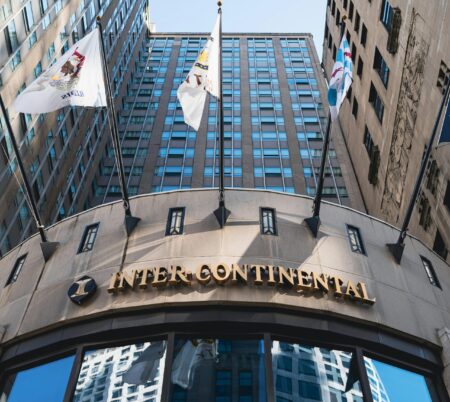 FinOps prices the rooms, ITAM manages the hotel 